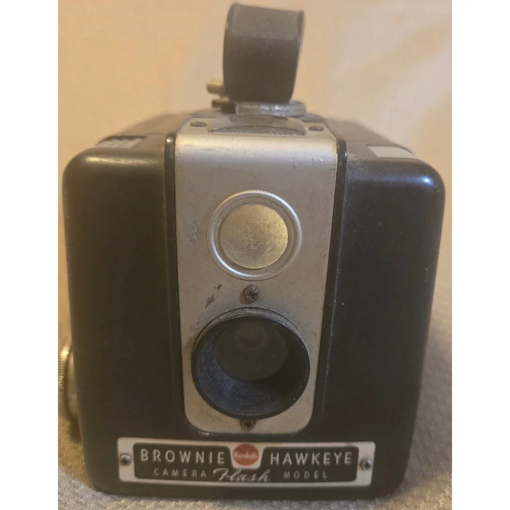 Vintage Kodak Brownie Hawkeye Flash Model Box Camera Black Bakelite - Untested